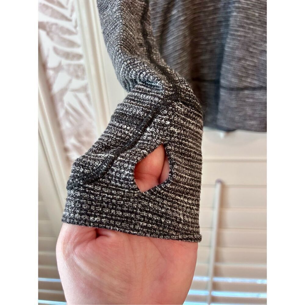 Lululemon Think Fast Pullover Size 4 - Picture 6 of 10